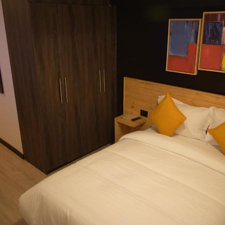 Hotel Vaway Куенка Екстериор снимка