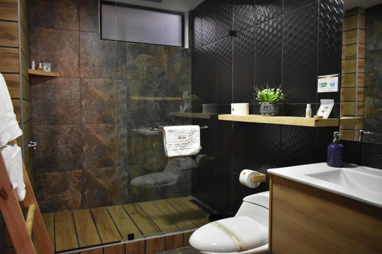 Hotel Vaway Куенка Екстериор снимка