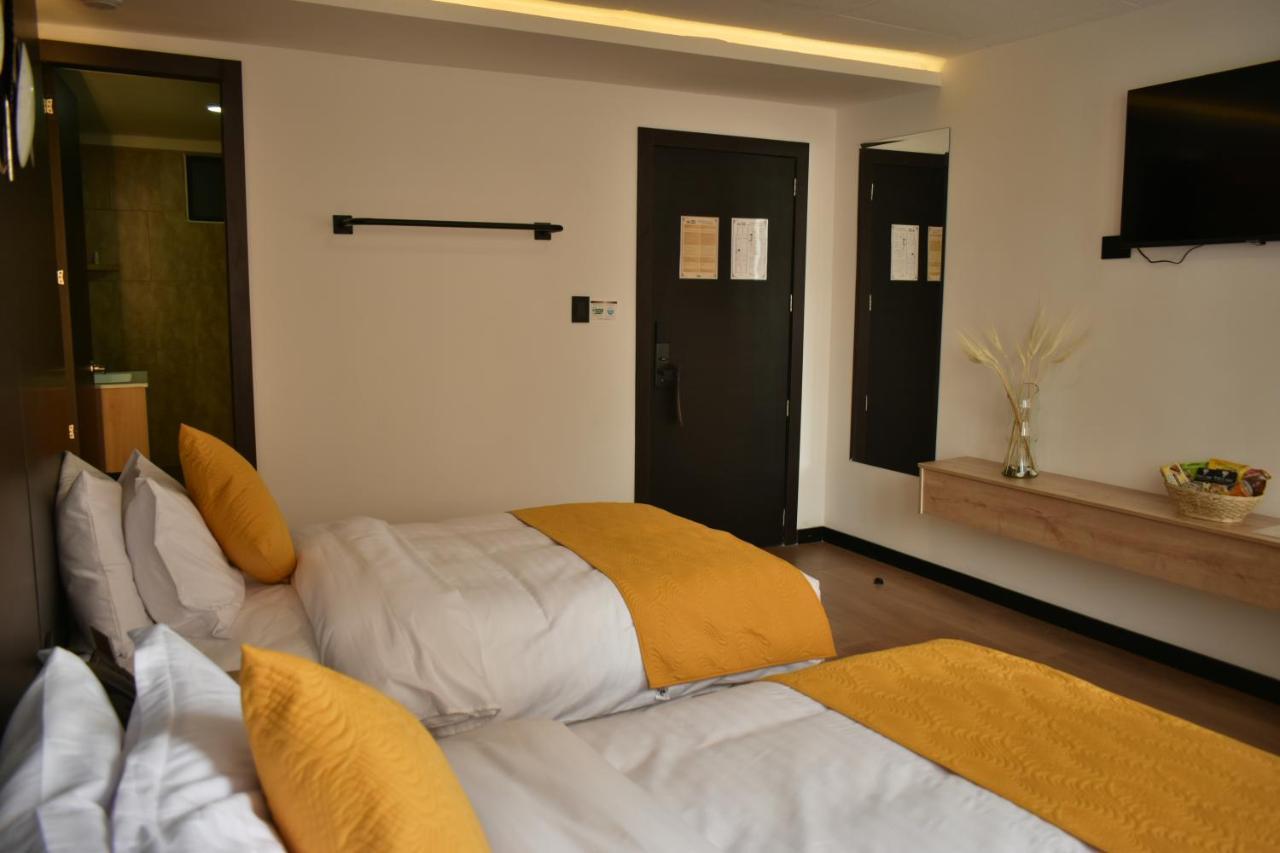 Hotel Vaway Куенка Екстериор снимка