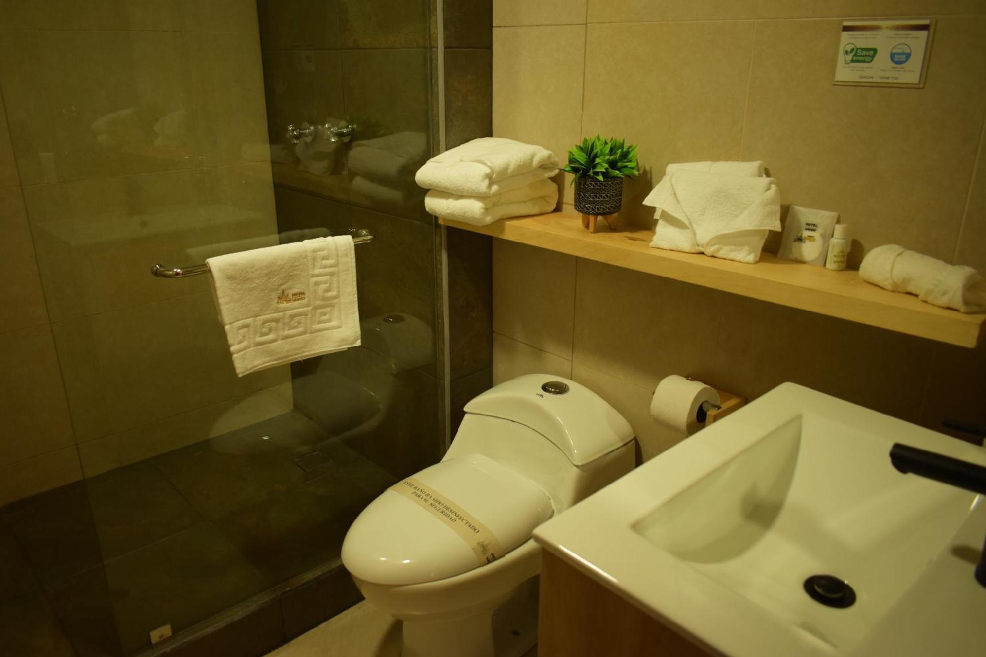 Hotel Vaway Куенка Екстериор снимка