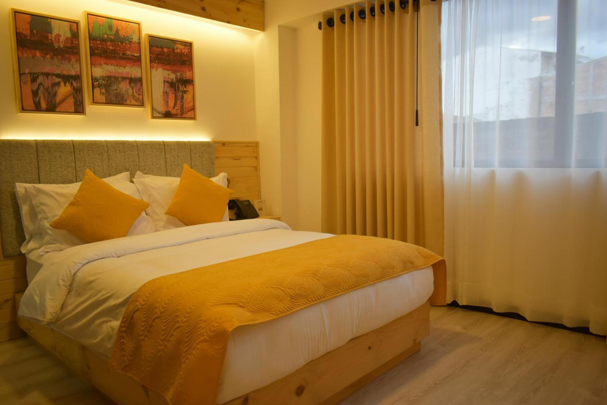Hotel Vaway Куенка Екстериор снимка