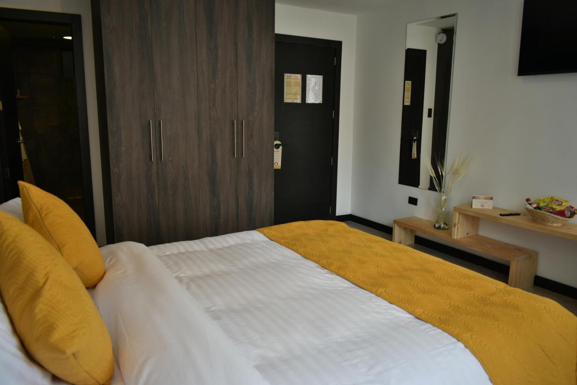 Hotel Vaway Куенка Екстериор снимка